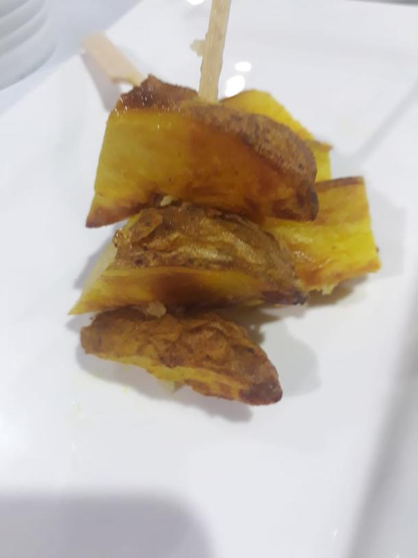 Мини-шашлычок из запеченого картофеля айдахо