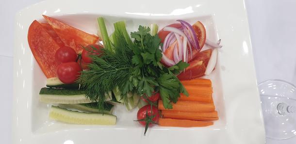 Ассорти из свежих овощей Ассорти из свежих овощей