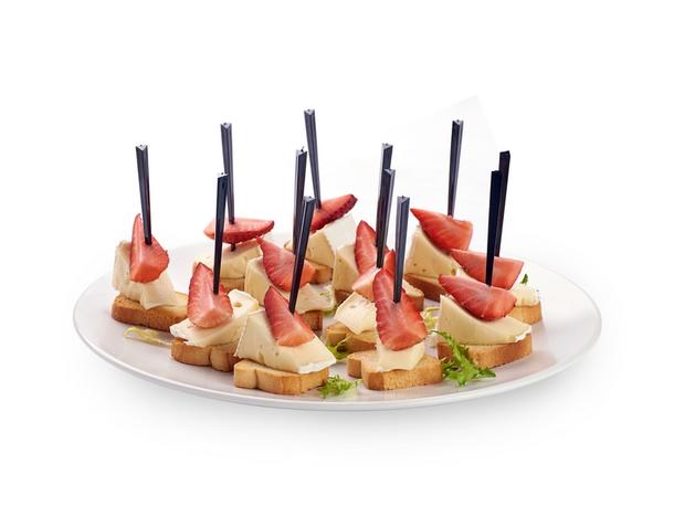 Камамбер с клубникой