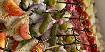 Фуршетный сет стандарт с горячими закусками на 11-12 персон