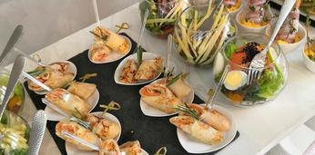 Легкий фуршет с горячими закусками премиум на 11-12 персон