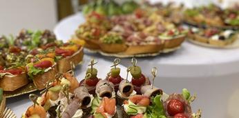 Фуршетный сет с шашлычками на 10 персон